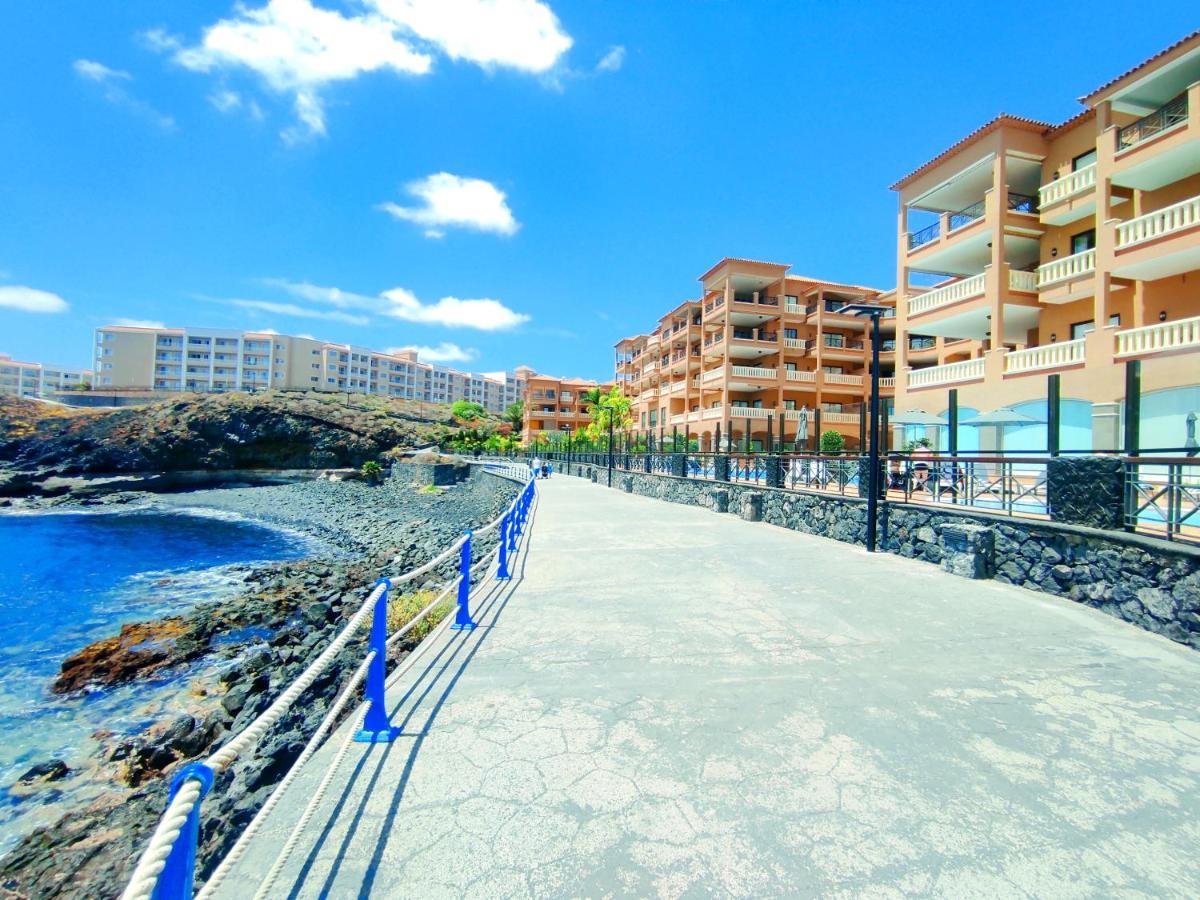 El Nautico Suites, The Beachfront Paradise San Miguel de Abona Luaran gambar